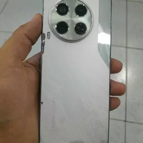 Tecno Camon 30