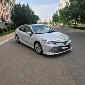 Toyota Camry 2018