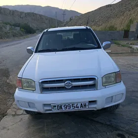 Nissan Pathfinder 2004