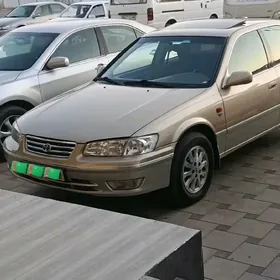 Toyota Camry 2000