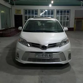 Toyota Sienna 2020