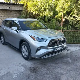 Toyota Highlander 2022