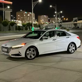 Hyundai Elantra 2021