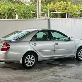 Toyota Camry 2004