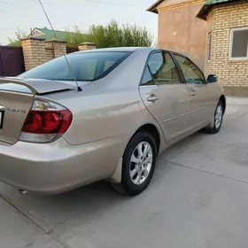 Toyota Camry 2004