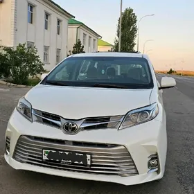 Toyota Sienna 2017