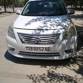 Nissan Versa 2011