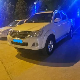 Toyota Hilux 2013