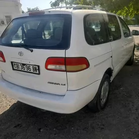 Toyota Sienna 2002