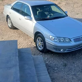 Toyota Camry 2001
