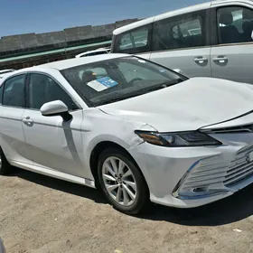 Toyota Camry 2022