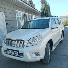 Toyota Land Cruiser Prado 2013