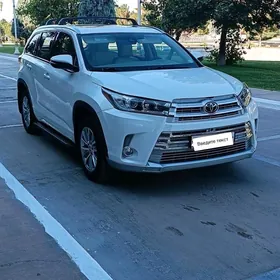 Toyota Highlander 2018