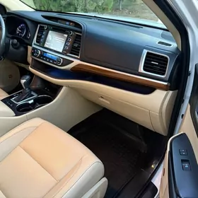Toyota Highlander 2019
