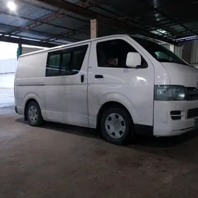 Toyota Hiace 2005