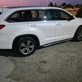 Toyota Highlander 2017