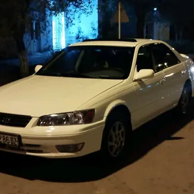 Toyota Camry 2001
