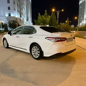 Toyota Camry 2019