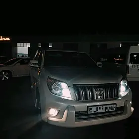 Toyota Land Cruiser Prado 2013