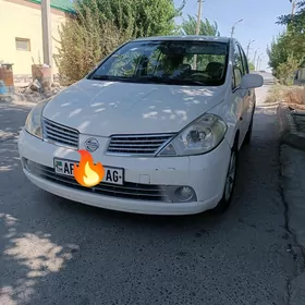 Nissan Tiida 2006
