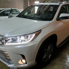 Toyota Highlander 2018