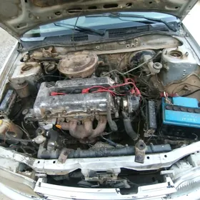 Nissan Primera 1992
