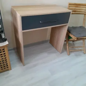 Стол
