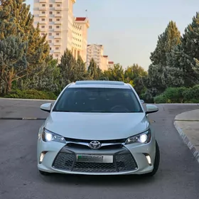 Toyota Camry 2015
