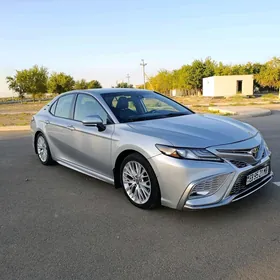 Toyota Camry 2020