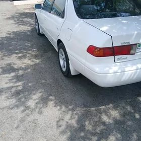 Toyota Camry 1998