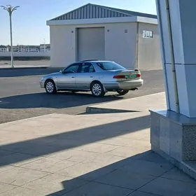 Toyota Camry 2001