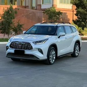 Toyota Highlander 2021
