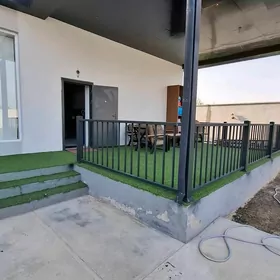 EKS BAZA  3 KOMNAT  140 M²