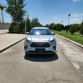 Toyota Highlander 2021