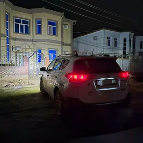 Toyota RAV4 2014