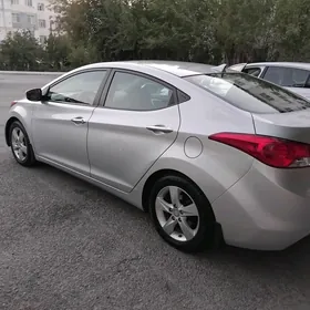 Hyundai Elantra 2011