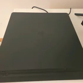 PS4 slim