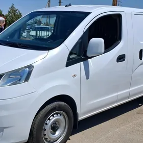 Nissan NV200 2021