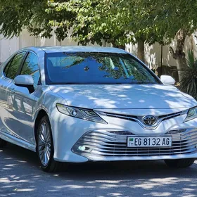 Toyota Camry 2018
