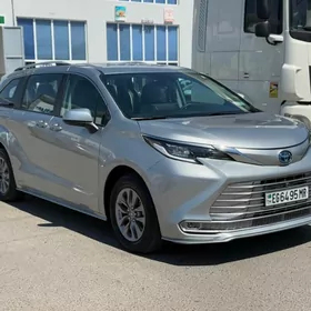 Toyota Sienna 2022