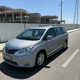 Toyota Sienna 2010