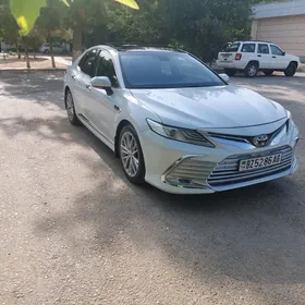 Toyota Camry 2020