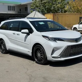 Toyota Sienna 2021