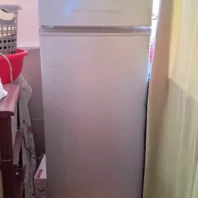 Продаем холодильник