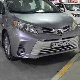 Toyota Sienna 2016