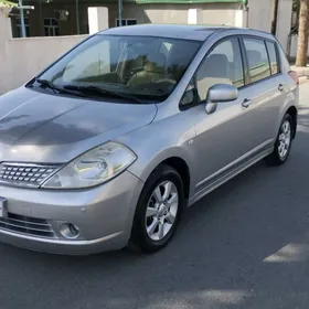 Nissan Tiida 2008