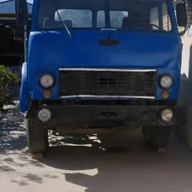 Maz Samosval 1980