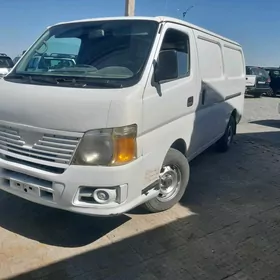 Nissan Urvan 2010