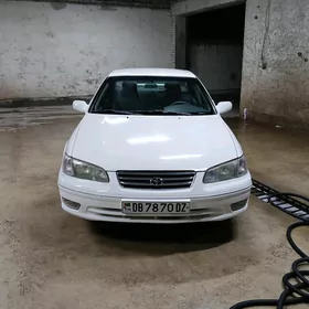 Toyota Camry 2000