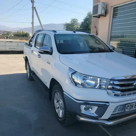 Toyota Hilux 2016
